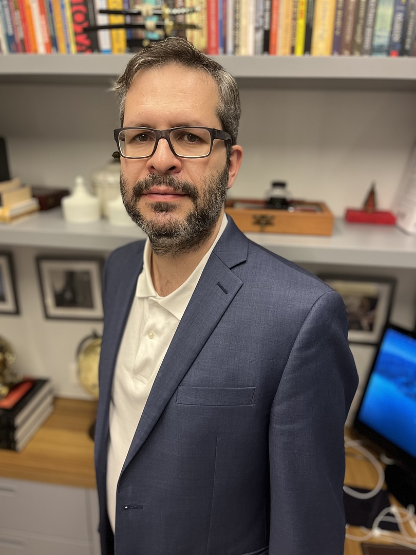 Dr. Pedro Carricondo